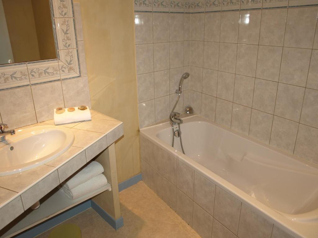 Hotel Arlequin Centre Historique Troyes Ruang foto